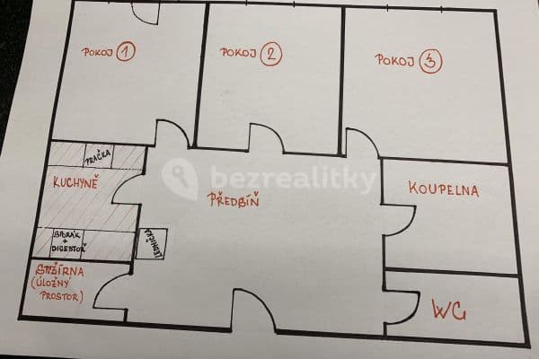 3 bedroom flat to rent, 75 m², Dvacátého osmého pluku, Praha 3 bedroom flat to rent, 75 m², Dvacátého osmého pluku, Praha