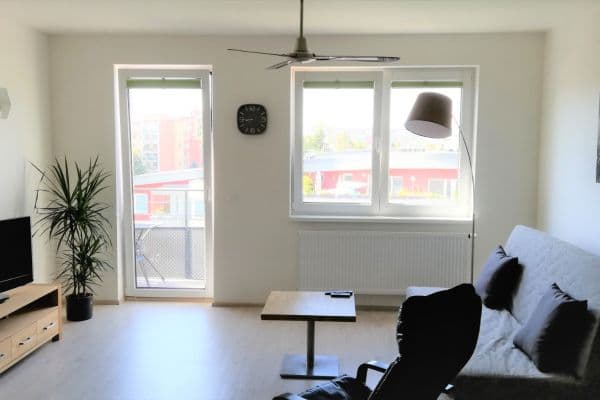 Studio flat to rent, 41 m², Škrábkových, Praha Studio flat to rent, 41 m², Škrábkových, Praha