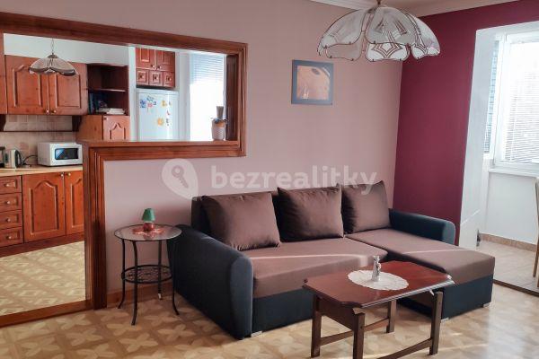 4 bedroom flat to rent, 90 m², Ľ. Fullu, Karlova Ves