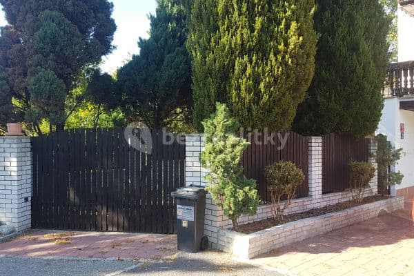 1 bedroom flat to rent, 54 m², Na Fialce I, Praha 1 bedroom flat to rent, 54 m², Na Fialce I, Praha