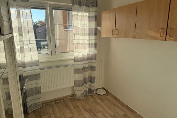 Small studio flat to rent, 16 m², U Letiště, Praha Small studio flat to rent, 16 m², U Letiště, Praha