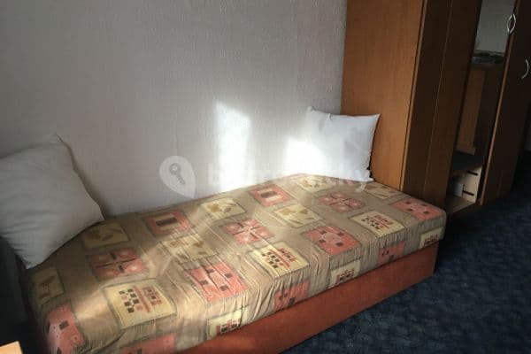 Small studio flat to rent, 20 m², Buštěhradská, Praha Small studio flat to rent, 20 m², Buštěhradská, Praha