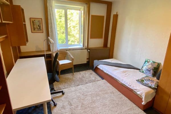 Small studio flat to rent, 20 m², Buštěhradská, Praha Small studio flat to rent, 20 m², Buštěhradská, Praha