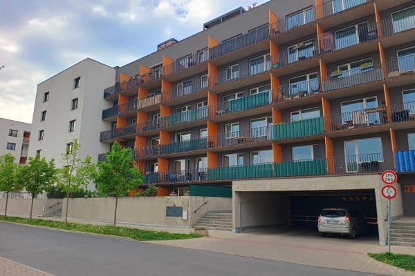 1 bedroom with open-plan kitchen flat to rent, 54 m², Moravcových, Praha 1 bedroom with open-plan kitchen flat to rent, 54 m², Moravcových, Praha