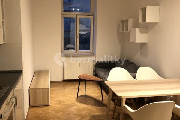 1 bedroom with open-plan kitchen flat to rent, 33 m², Mozartova, Praha 1 bedroom with open-plan kitchen flat to rent, 33 m², Mozartova, Praha
