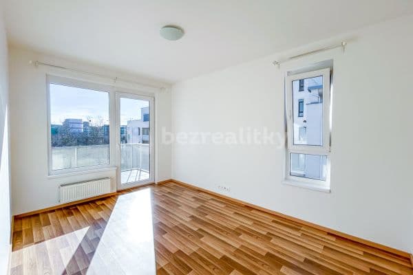 2 bedroom with open-plan kitchen flat to rent, 79 m², Saarinenova, Praha