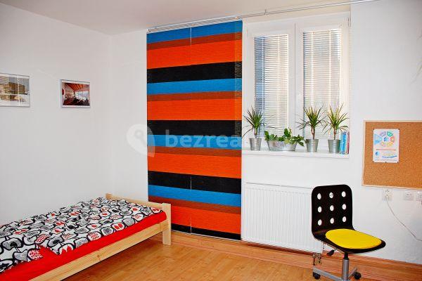 7 bedroom flat to rent, 170 m², Bystrcká, Brno