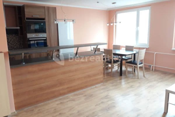 3 bedroom with open-plan kitchen flat to rent, 105 m², Seydlerova, 