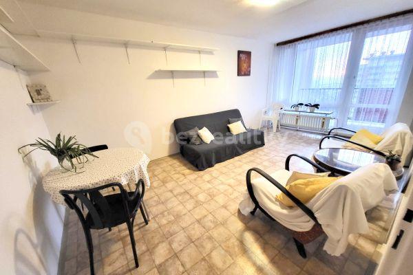 2 bedroom with open-plan kitchen flat to rent, 64 m², Chabařovická, Praha 8