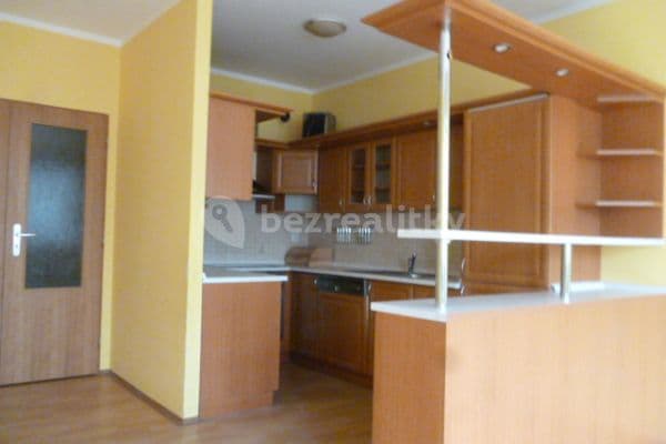 2 bedroom with open-plan kitchen flat to rent, 72 m², Hlavní, Aš