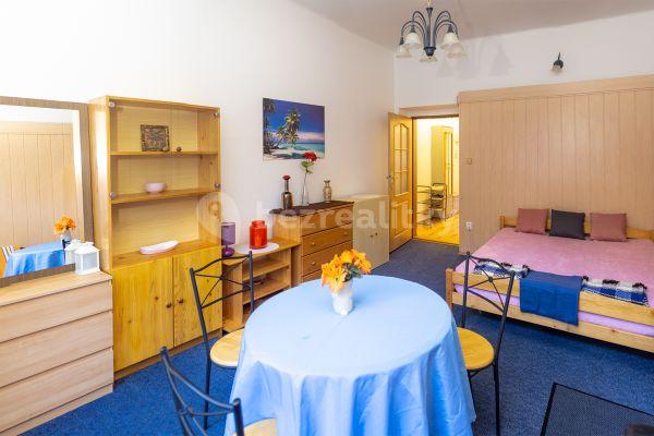 3 bedroom flat to rent, 70 m², Slovinská, Prague, Prague