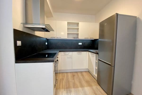 2 bedroom with open-plan kitchen flat to rent, 75 m², Tupolevova, Praha 2 bedroom with open-plan kitchen flat to rent, 75 m², Tupolevova, Praha