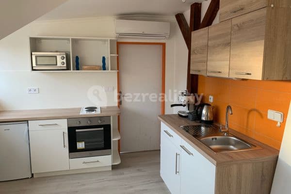 2 bedroom with open-plan kitchen flat to rent, 60 m², Jeremiášova, Praha 2 bedroom with open-plan kitchen flat to rent, 60 m², Jeremiášova, Praha