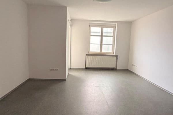 Small studio flat to rent, 33 m², Uralská, Praha Small studio flat to rent, 33 m², Uralská, Praha