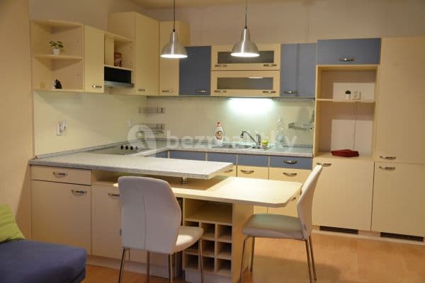 1 bedroom with open-plan kitchen flat for sale, 40 m², Olštýnská, Praha