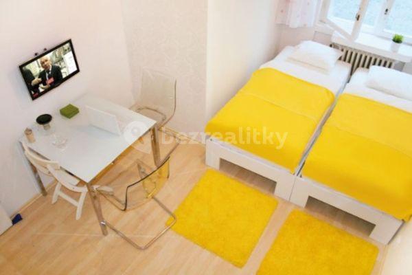 Small studio flat to rent, 21 m², Na Zbořenci, Praha