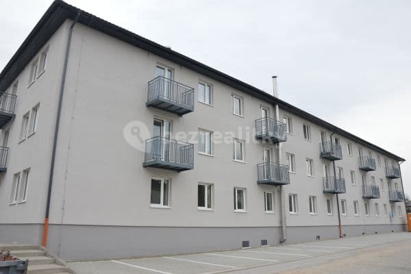 1 bedroom with open-plan kitchen flat to rent, 37 m², Milovice
