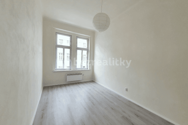 Studio flat to rent, 28 m², Nuselská, Prague