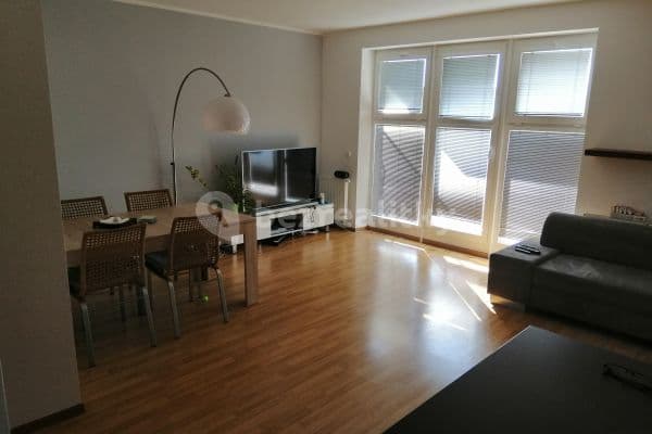 2 bedroom with open-plan kitchen flat to rent, 63 m², Komenského, Horoměřice