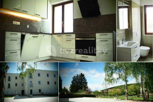 1 bedroom with open-plan kitchen flat to rent, 69 m², třída Vojtěcha Rojíka, Plzeň
