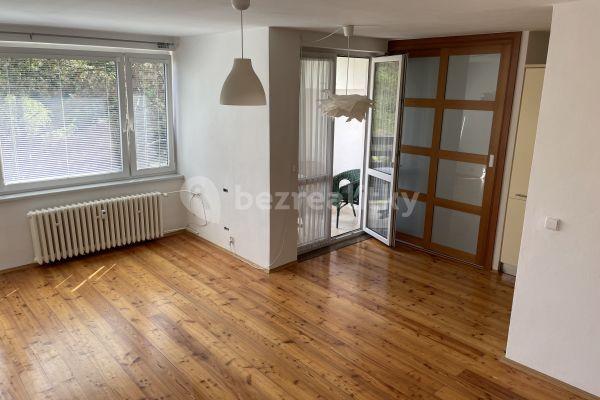 3 bedroom with open-plan kitchen flat to rent, 88 m², Nad kapličkou, 