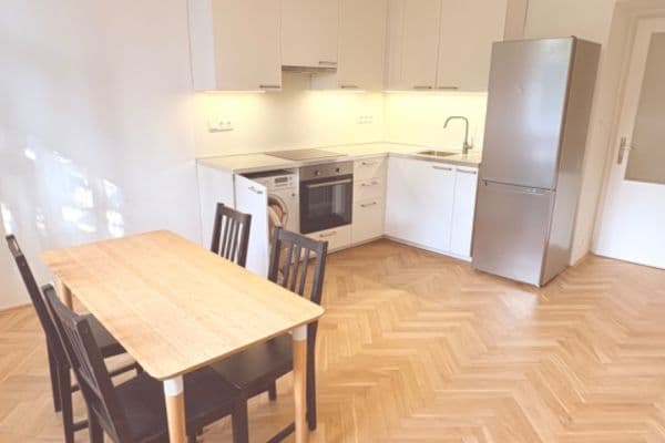 1 bedroom with open-plan kitchen flat to rent, 40 m², Na Vrstvách, Praha 1 bedroom with open-plan kitchen flat to rent, 40 m², Na Vrstvách, Praha