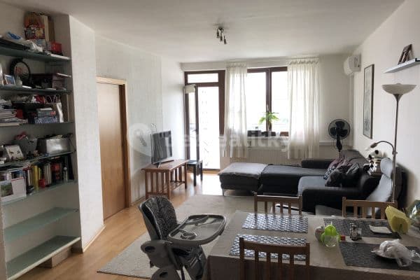 1 bedroom with open-plan kitchen flat to rent, 67 m², Osadní, Praha 1 bedroom with open-plan kitchen flat to rent, 67 m², Osadní, Praha