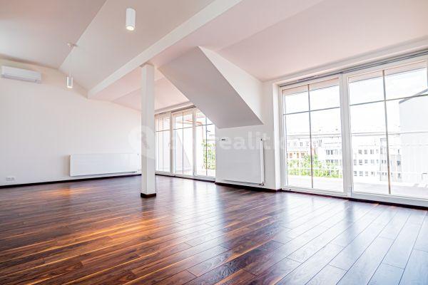 4 bedroom with open-plan kitchen flat to rent, 184 m², Lípová, Praha