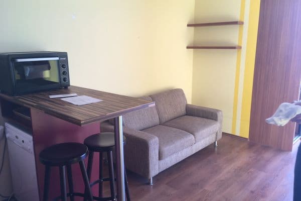 Studio flat to rent, 33 m², Pod Lipami, Praha Studio flat to rent, 33 m², Pod Lipami, Praha