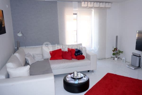 2 bedroom flat to rent, 57 m², Kněžskodvorská, České Budějovice, Jihočeský Region 2 bedroom flat to rent, 57 m², Kněžskodvorská, České Budějovice, Jihočeský Region