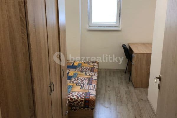 5 bedroom flat to rent, 85 m², Vladivostocká, Praha