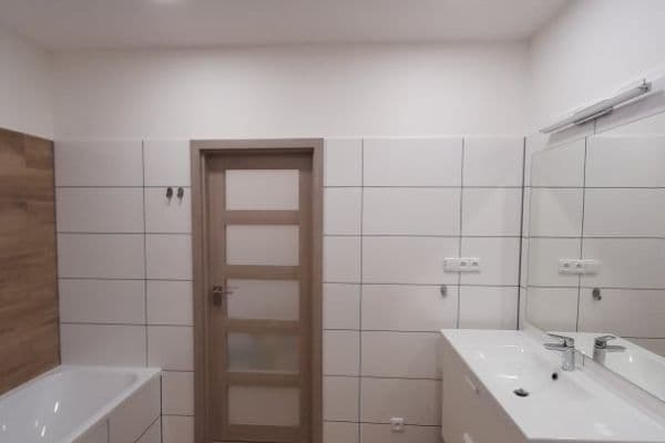 Studio flat to rent, 38 m², Jana Švermy, Frýdek-Místek, Moravskoslezský Region Studio flat to rent, 38 m², Jana Švermy, Frýdek-Místek, Moravskoslezský Region