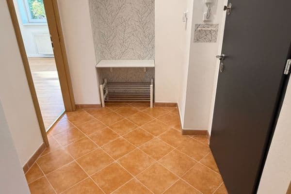 2 bedroom with open-plan kitchen flat to rent, 80 m², Sadská, Praha 2 bedroom with open-plan kitchen flat to rent, 80 m², Sadská, Praha