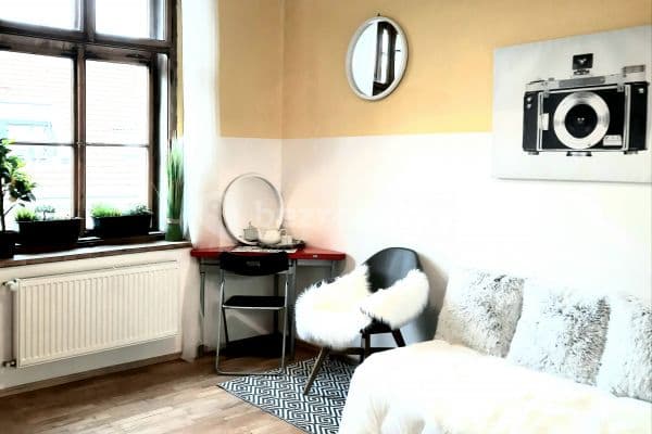 Studio flat to rent, 18 m², Vlkova, Praha Studio flat to rent, 18 m², Vlkova, Praha