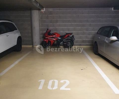 garage to rent, 16 m², Vršovická, Praha