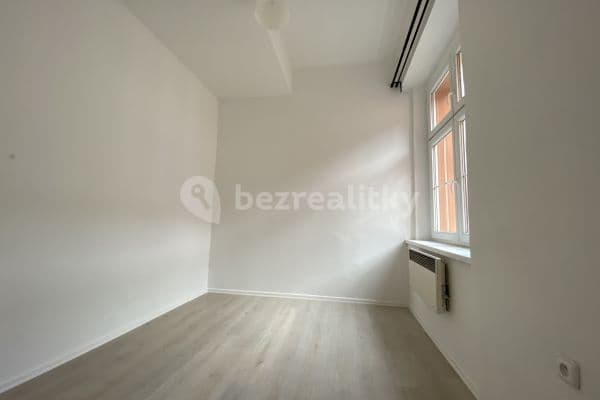1 bedroom with open-plan kitchen flat to rent, 33 m², Mlékárenská, Prague, Prague