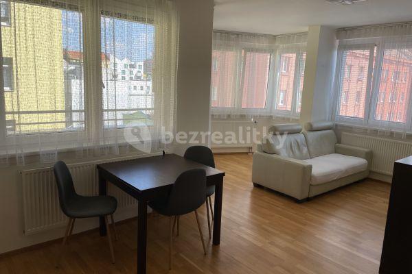 2 bedroom with open-plan kitchen flat to rent, 90 m², U Svobodárny, Praha