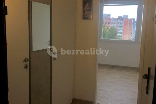 Studio flat to rent, 35 m², Klukovická, Praha Studio flat to rent, 35 m², Klukovická, Praha