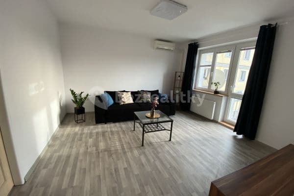 2 bedroom flat to rent, 60 m², Náměstí Dukelských Hrdinů, Pardubice 2 bedroom flat to rent, 60 m², Náměstí Dukelských Hrdinů, Pardubice