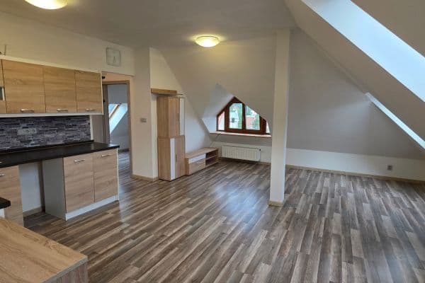 2 bedroom with open-plan kitchen flat to rent, 75 m², K Havlínu, Praha-Zbraslav 2 bedroom with open-plan kitchen flat to rent, 75 m², K Havlínu, Praha-Zbraslav