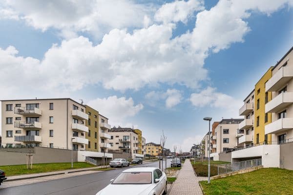 1 bedroom with open-plan kitchen flat to rent, 66 m², T. G. Masaryka, Horoměřice 1 bedroom with open-plan kitchen flat to rent, 66 m², T. G. Masaryka, Horoměřice