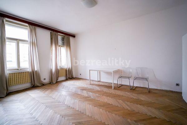 3 bedroom flat to rent, 88 m², Rumunská, Prague, Prague