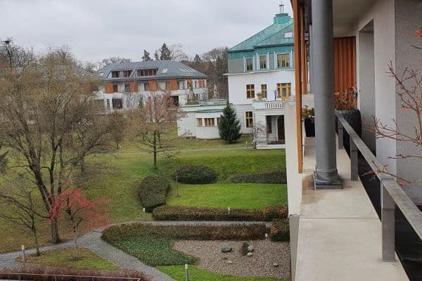 1 bedroom with open-plan kitchen flat to rent, 74 m², Pod Kaštany, Praha 1 bedroom with open-plan kitchen flat to rent, 74 m², Pod Kaštany, Praha