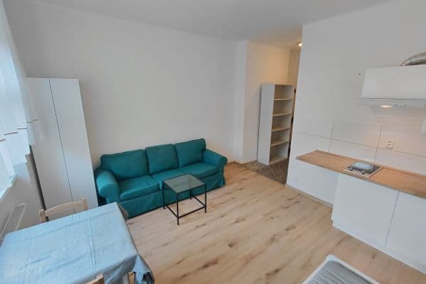 Small studio flat to rent, 27 m², Valčíkova, Praha Small studio flat to rent, 27 m², Valčíkova, Praha