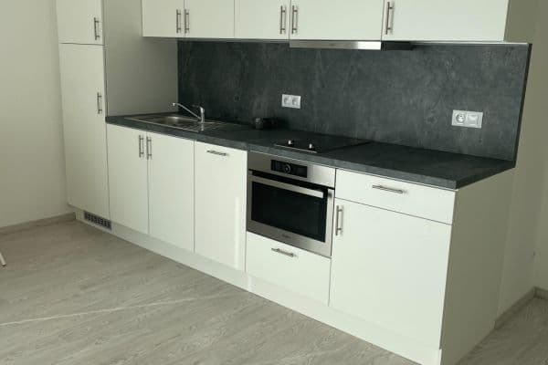 Studio flat to rent, 30 m², Křižíkova, Praha Studio flat to rent, 30 m², Křižíkova, Praha