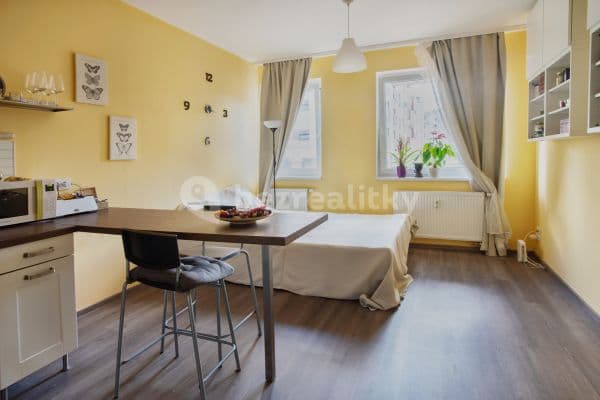 Studio flat to rent, 28 m², Zakšínská, Praha Studio flat to rent, 28 m², Zakšínská, Praha