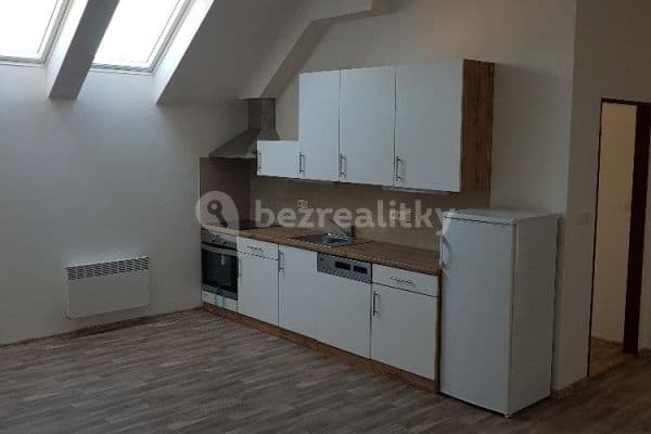 1 bedroom with open-plan kitchen flat to rent, 65 m², náměstí Míru, Hrušovany nad Jevišovkou
