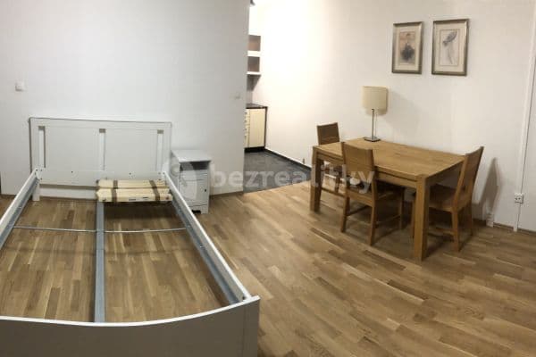 Studio flat to rent, 30 m², Ostravská, Letňany