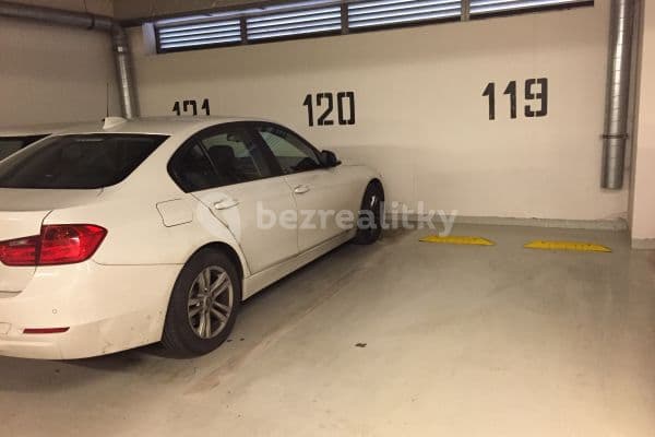 garage to rent, 17 m², U Měšťanského Pivovaru, Praha garage to rent, 17 m², U Měšťanského Pivovaru, Praha