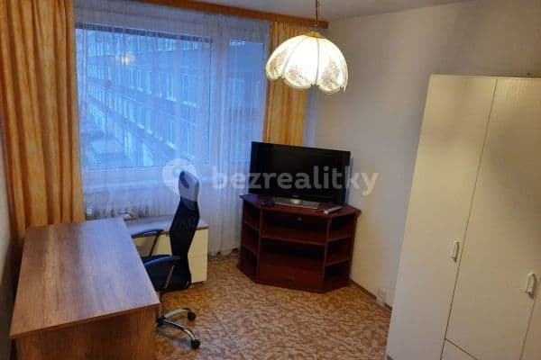 3 bedroom flat to rent, 12 m², Mezi Školami, Praha